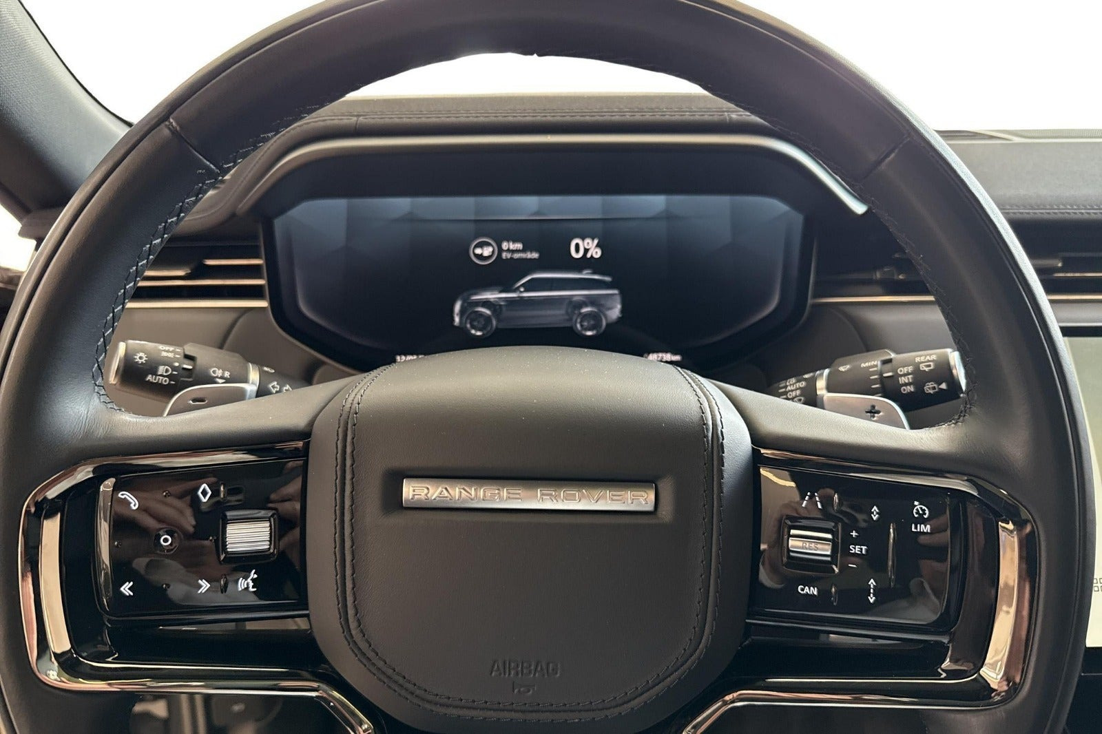 Grå Land Rover Range Rover sport fra 2023