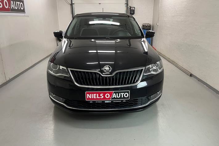Sort Skoda Rapid fra 2017
