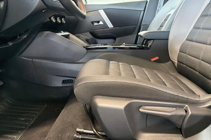 Grå Citroën ë-C4 fra 2024