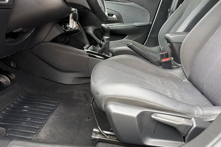 Sort Opel Corsa fra 2021