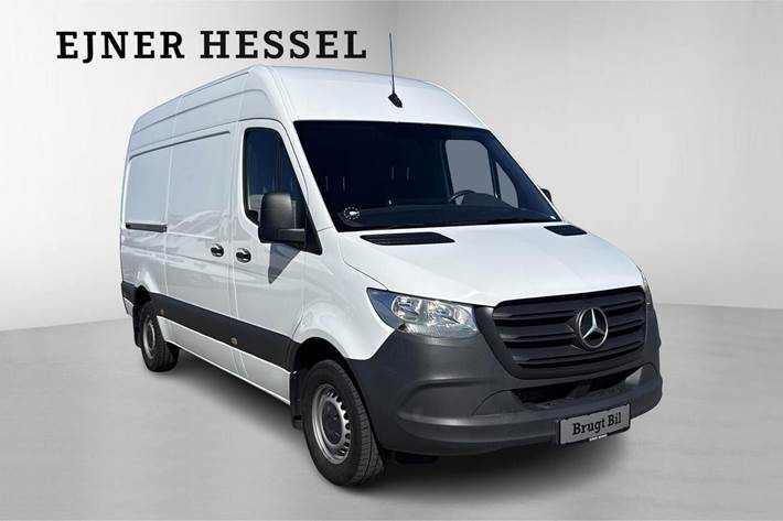 Hvid Mercedes Sprinter 317 fra 2023