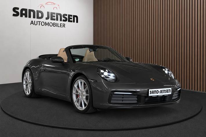 Grå Porsche 911 Carrera S fra 2019 set udefra