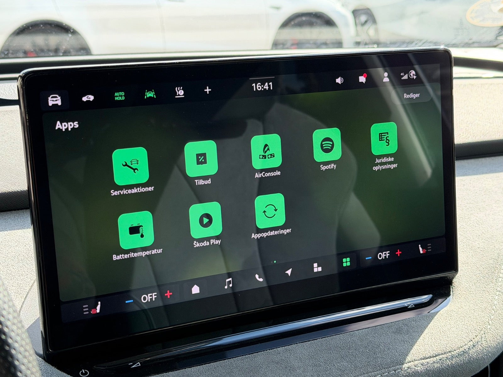 Rød Skoda Enyaq fra 2026