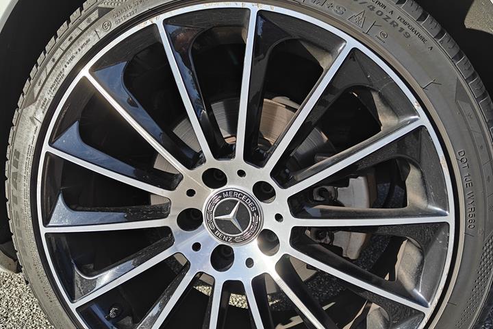 Hvid Mercedes C-Klasse fra 2015