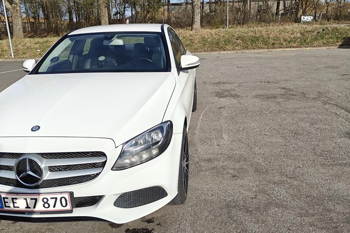 Hvid Mercedes C-Klasse fra 2015