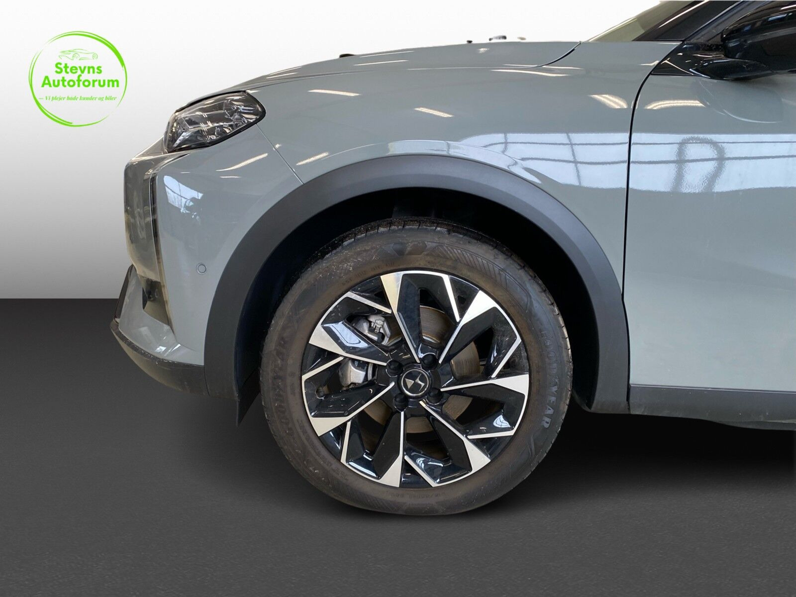 Grå DS DS3 Crossback fra 2023