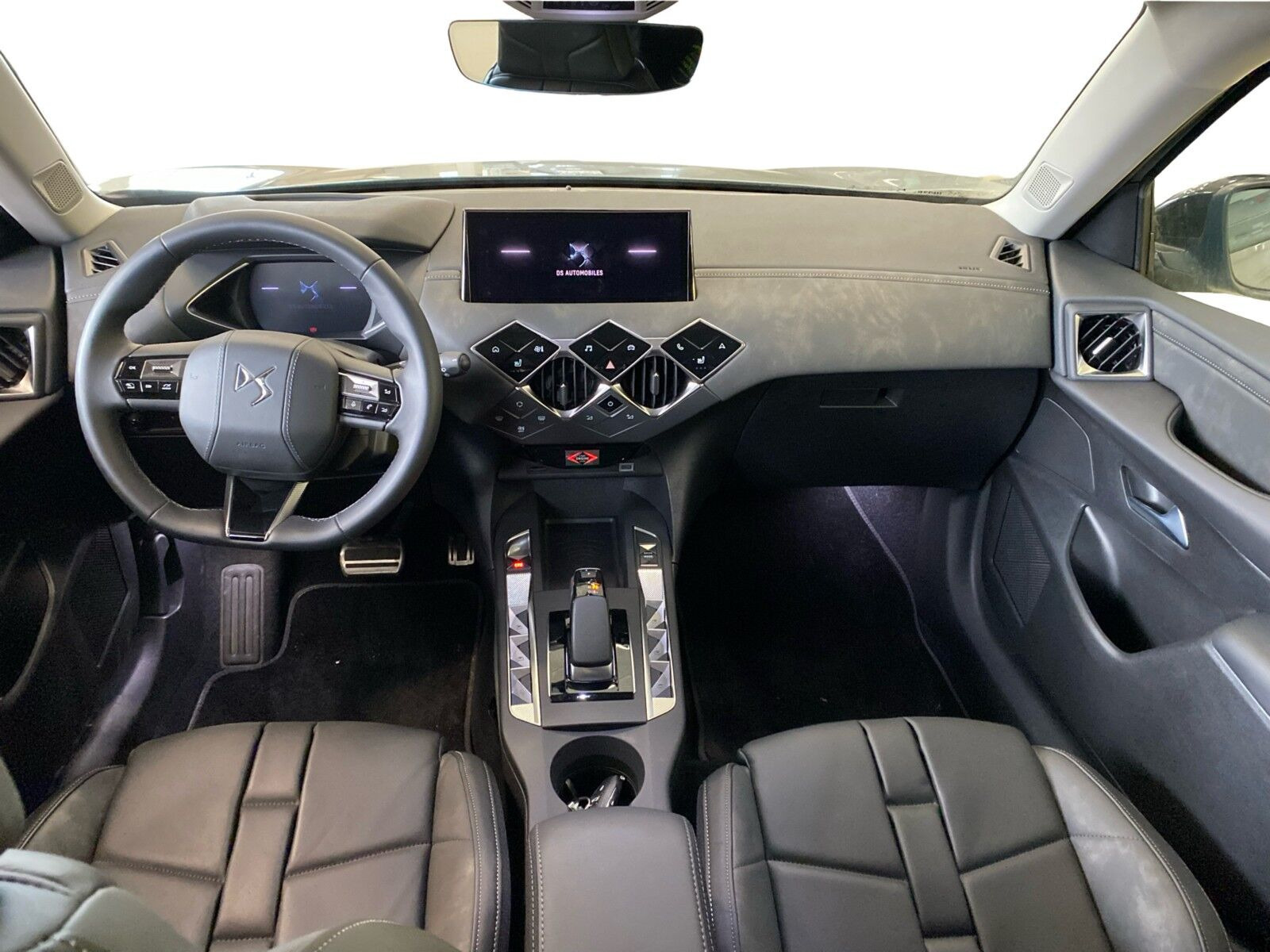 Grå DS DS3 Crossback fra 2023