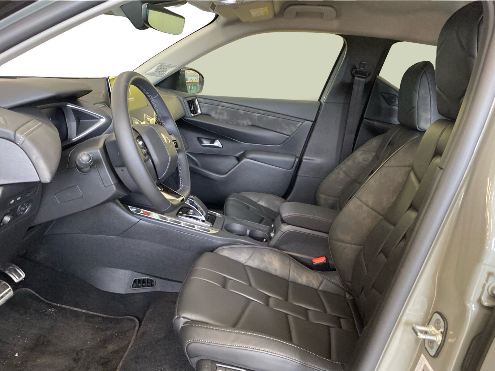 Grå DS DS3 Crossback fra 2023