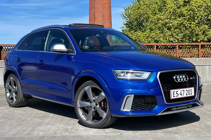 Blå Audi RS Q3 fra 2014