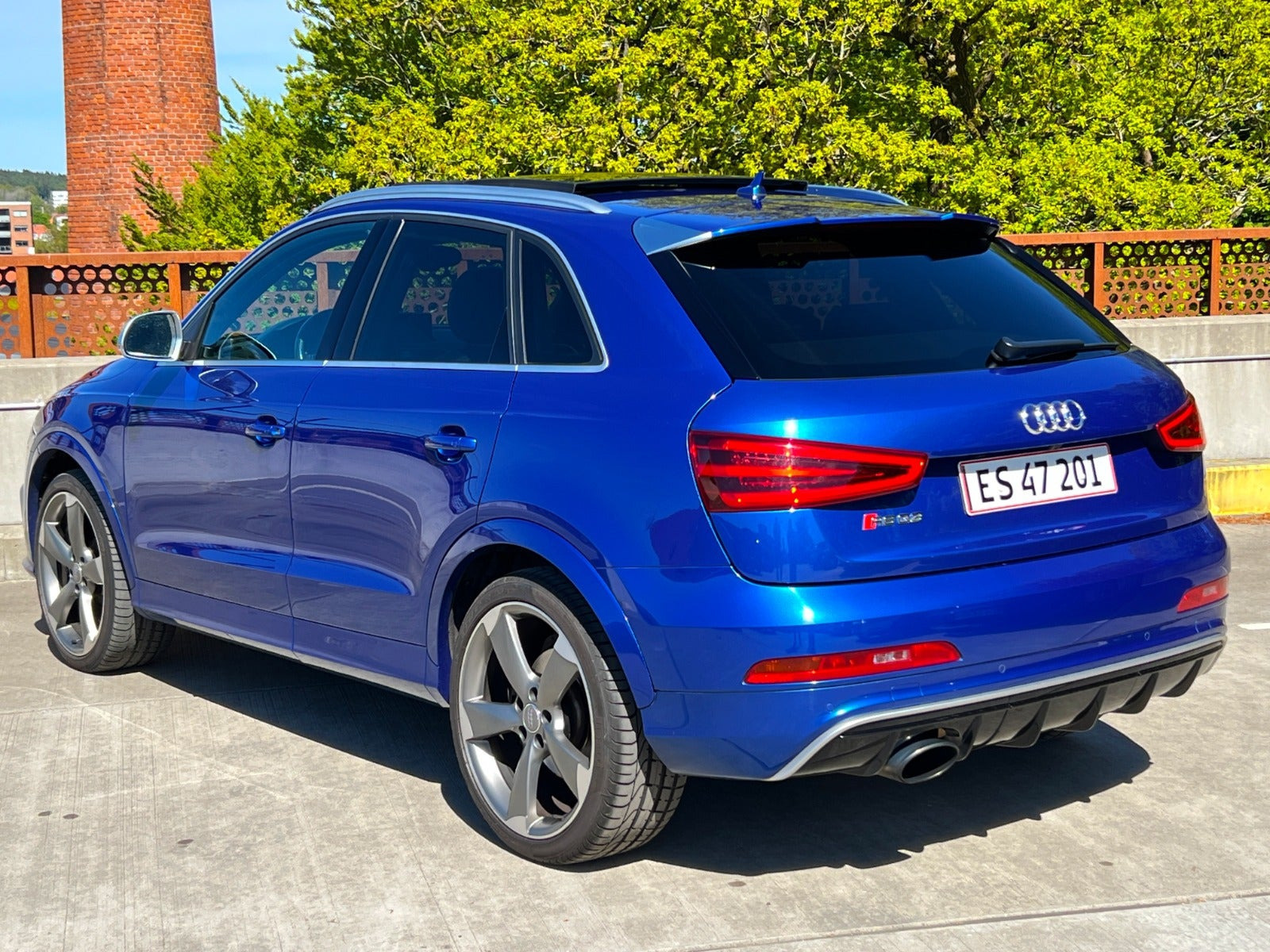 Blå Audi RS Q3 fra 2014