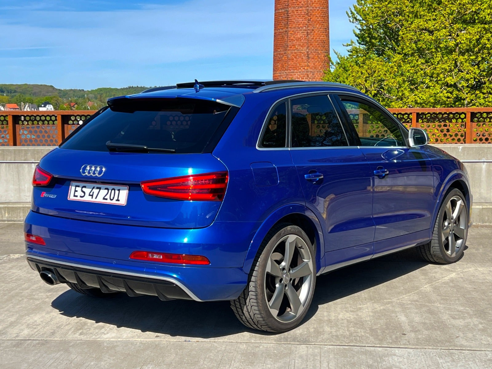 Blå Audi RS Q3 fra 2014