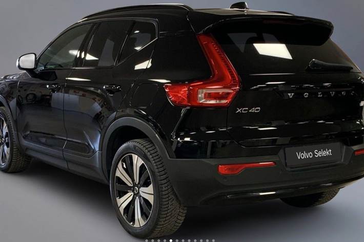 Sort Volvo XC40 fra 2023