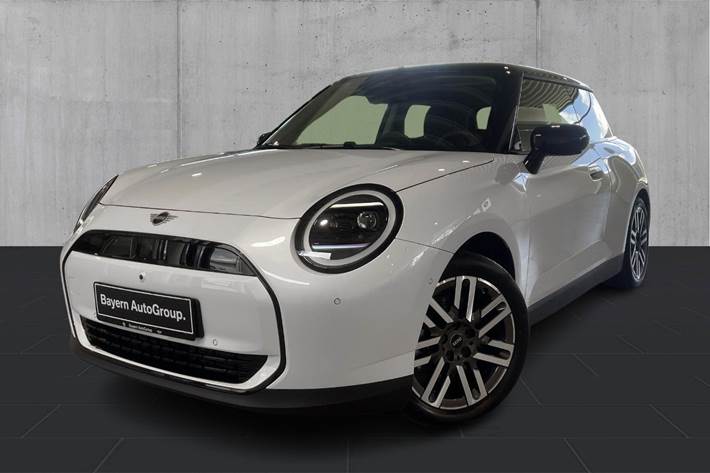 Hvid Mini Cooper E fra 2025