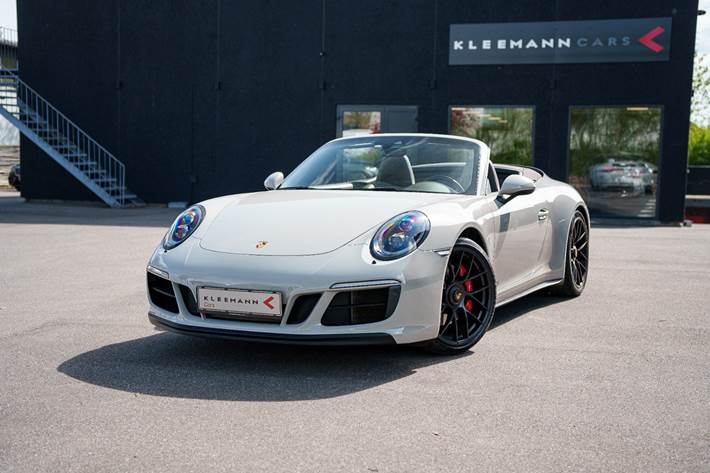 Beige Porsche 911 Carrera GTS fra 2018