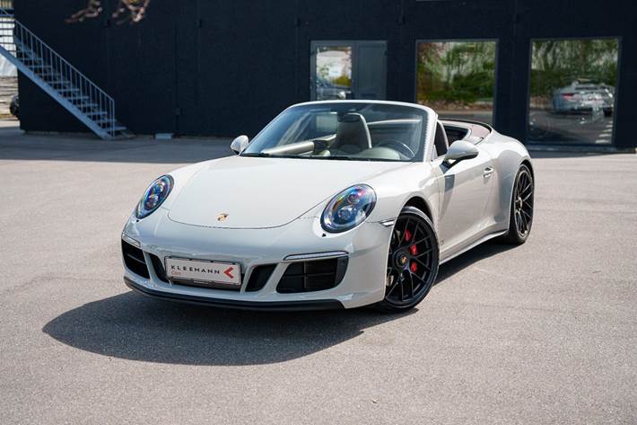 Beige Porsche 911 Carrera GTS fra 2018