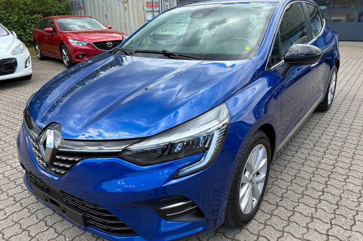 Blå Renault Clio V fra 2020