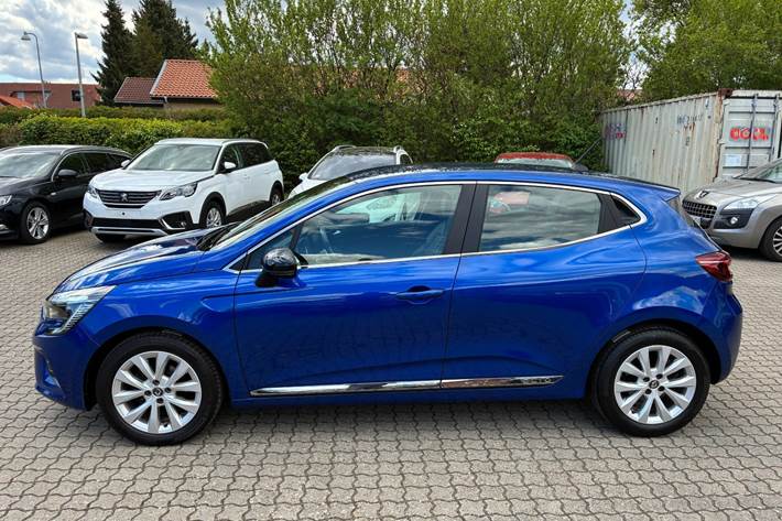 Blå Renault Clio V fra 2020