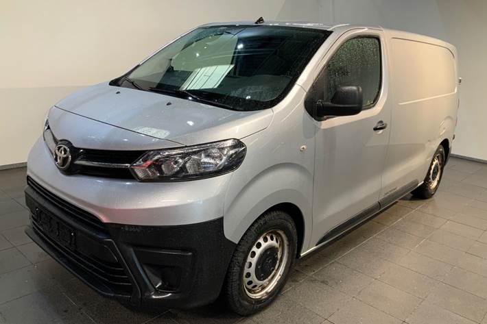 Grå Toyota ProAce fra 2018 set udefra