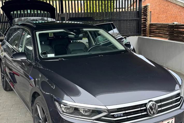 Grå VW Passat fra 2020