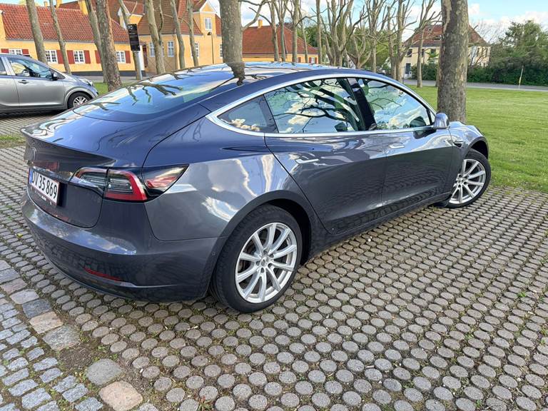 Tesla Model 3 Standard Range+ RWD