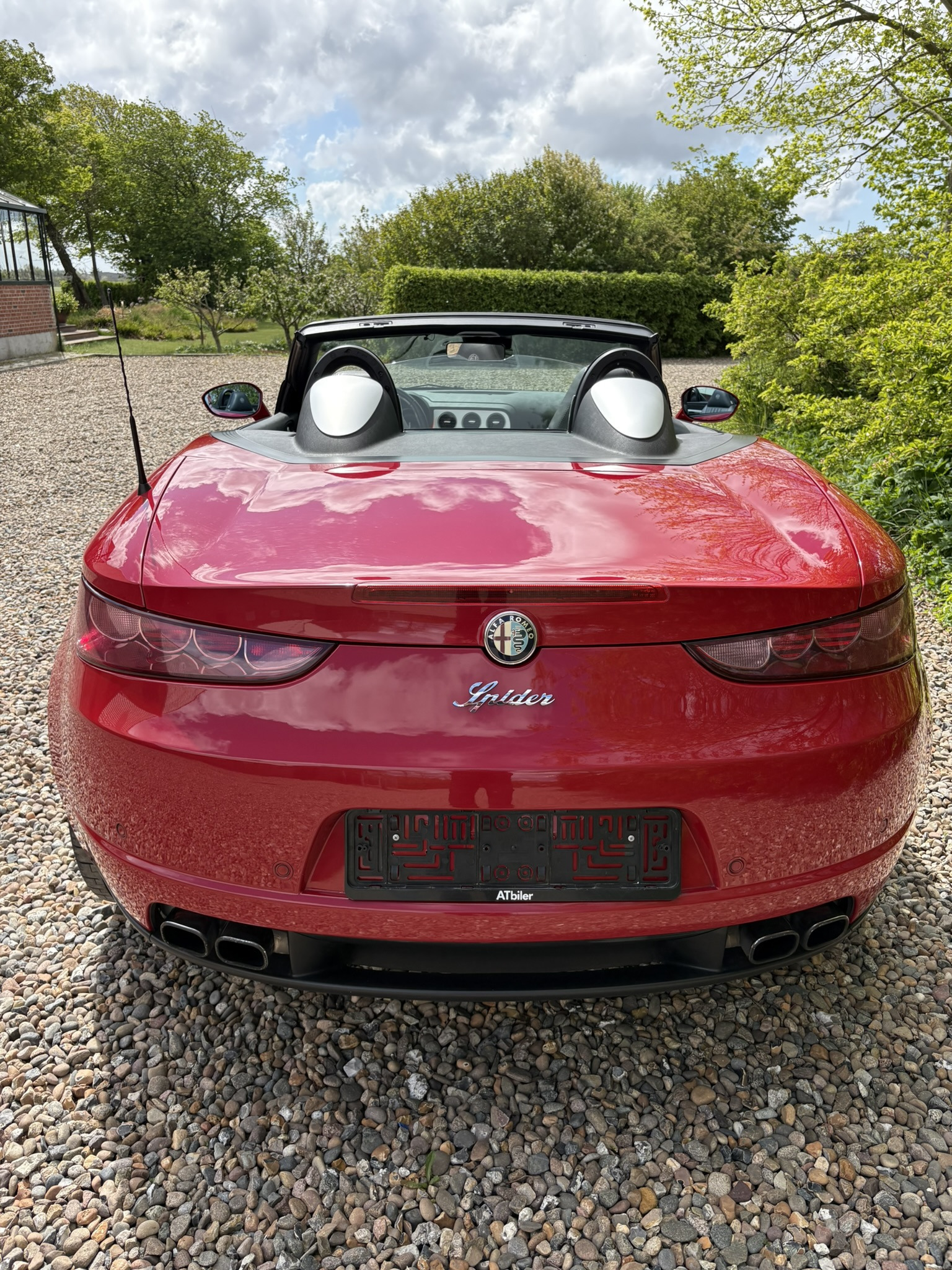 Rød Alfa Romeo Spider fra 2007