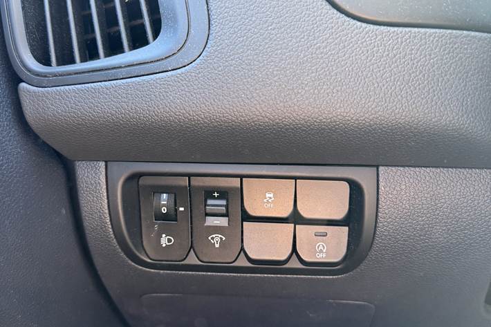 Blå Kia Rio fra 2014