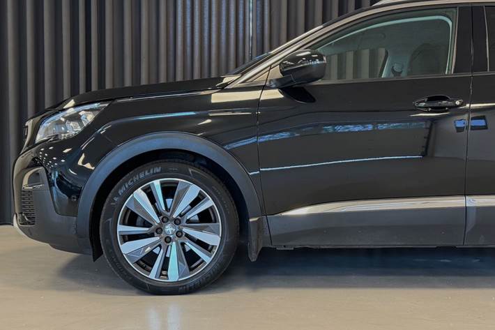 Sort Peugeot 5008 fra 2020