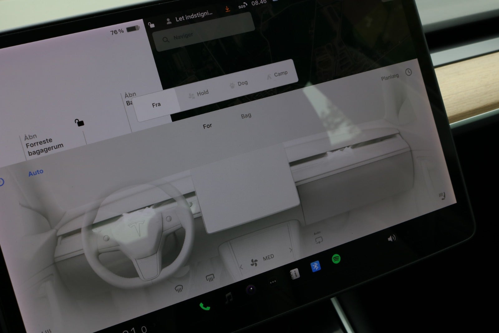 Grå Tesla Model 3 fra 2020