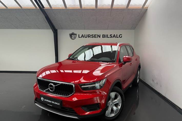 Rød Volvo XC40 fra 2019