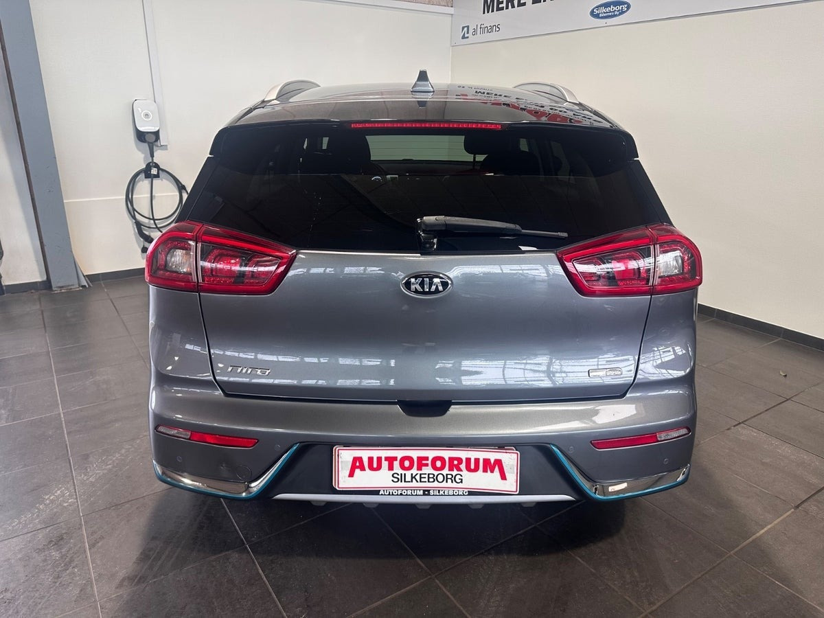 Grå Kia Niro fra 2018