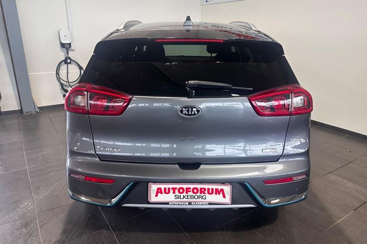 Grå Kia Niro fra 2018