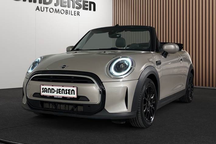 Grå Mini Cooper fra 2021 set udefra