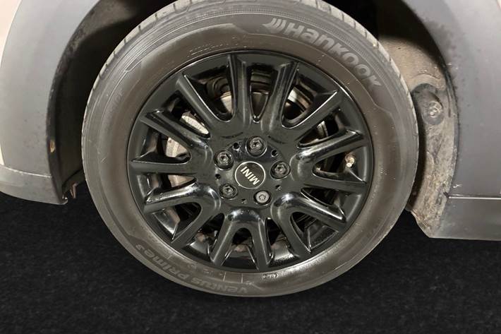 Grå Mini Cooper fra 2021