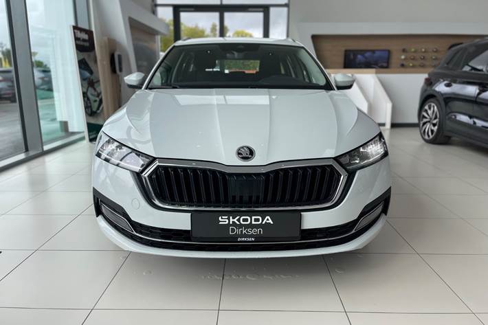 Hvid Skoda Octavia fra 2022