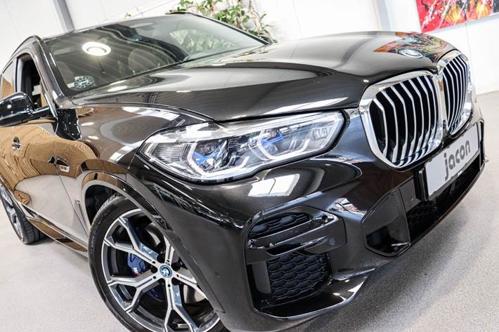 Sort BMW X5 fra 2022