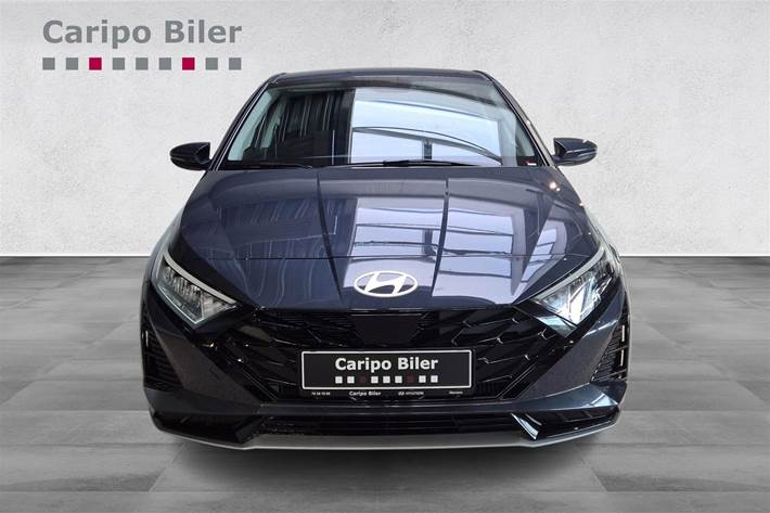 Grå Hyundai i20 fra 2024