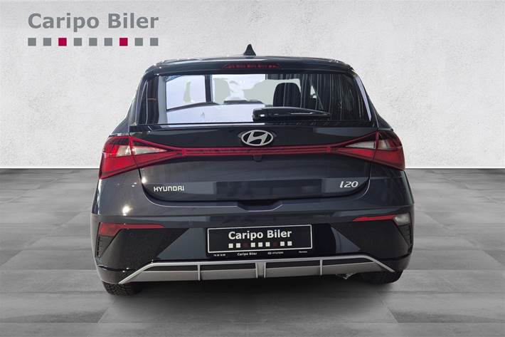 Grå Hyundai i20 fra 2024