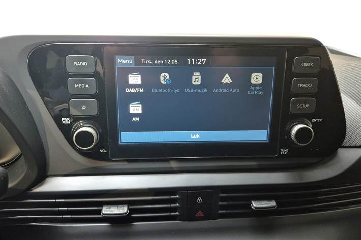 Grå Hyundai i20 fra 2024