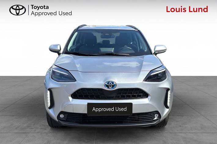 Sølv Toyota Yaris Cross fra 2023