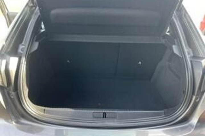 Sort Peugeot 208 fra 2020