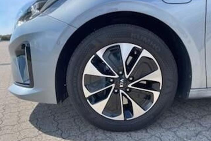 Sølv Kia Ceed fra 2021