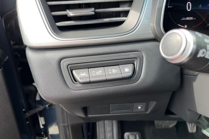 Grå Renault Captur fra 2021