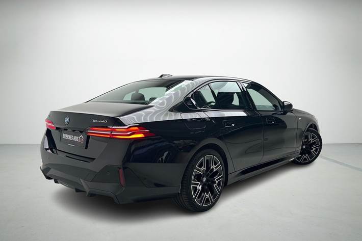 Sort BMW i5 fra 2025