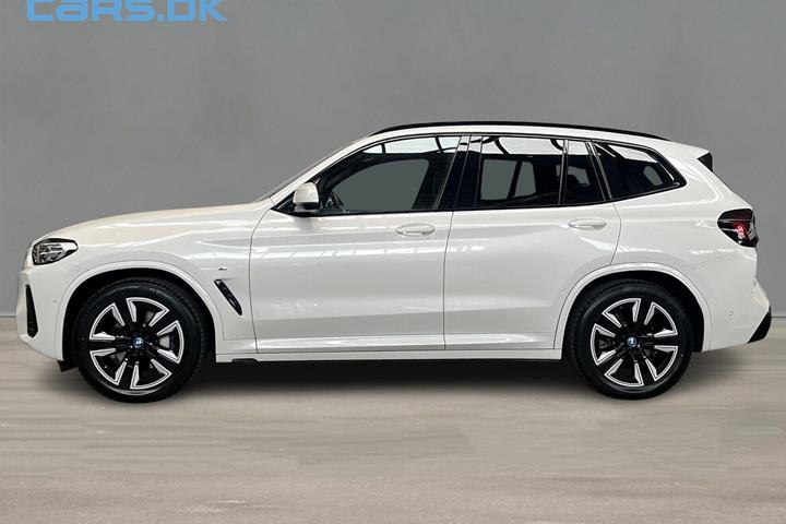 Hvid BMW iX3 fra 2023
