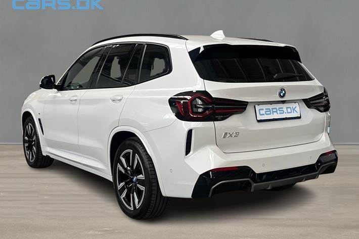 Hvid BMW iX3 fra 2023