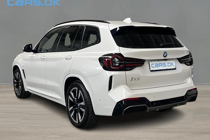 Hvid BMW iX3 fra 2023