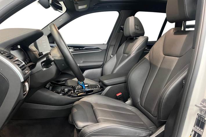 Hvid BMW iX3 fra 2023
