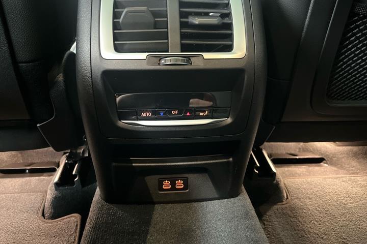 Hvid BMW iX3 fra 2023