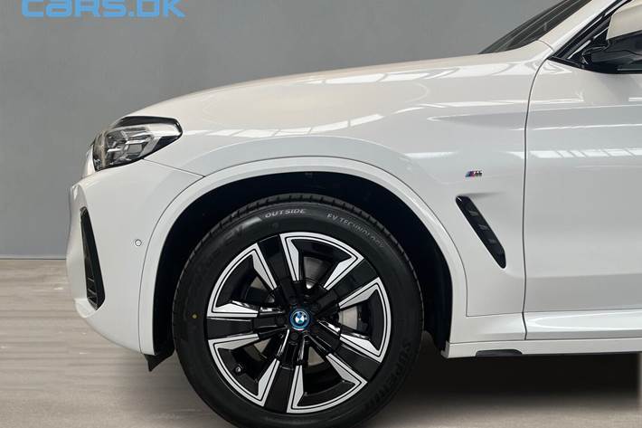 Hvid BMW iX3 fra 2023