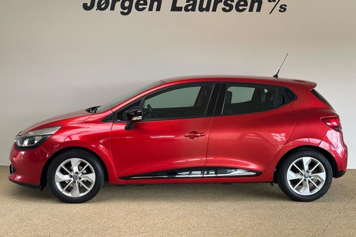 Rød Renault Clio fra 2013